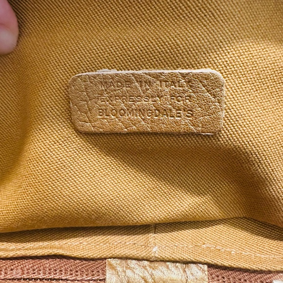 Vintage Il bisonte vanity crossbody for Bloomingdale’s - Picture 7 of 7